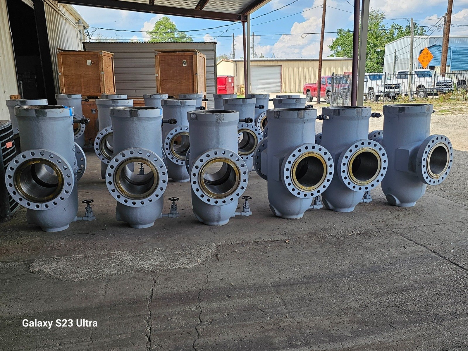 EPI Slab Gate Valves pipe fittings yard